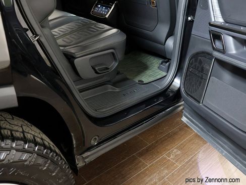 Used 2023 Rivian R1S Launch Edition image 35