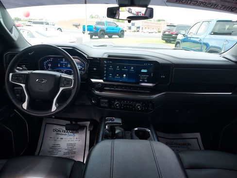Used 2024 Chevrolet Silverado 1500 LT Trail Boss w/ Convenience Package II AWD/4WD image 15