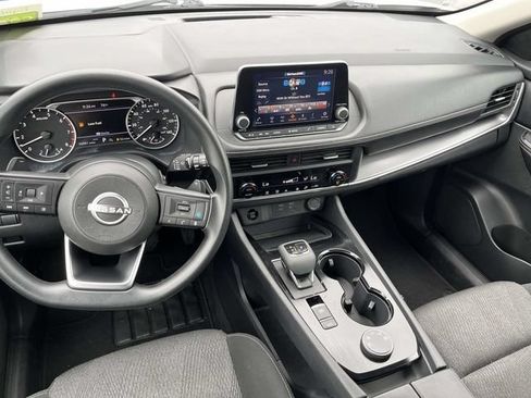 Used 2024 Nissan Rogue SV AWD/4WD image 14