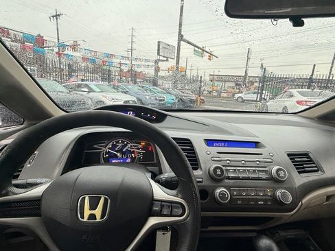 Used 2011 Honda Civic LX image 9