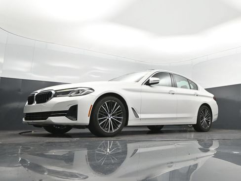 Used 2023 BMW 530i w/ Premium Package RWD image 38