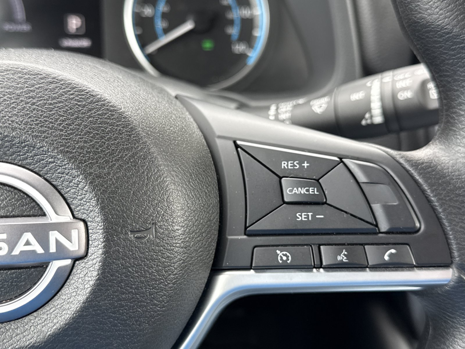 Used 2025 Nissan Leaf S FWD image 20