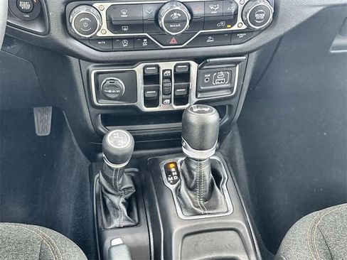 Used 2024 Jeep Wrangler Sport S image 17