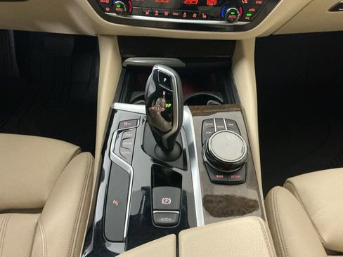 Used 2020 BMW 540i w/ Convenience Package image 13