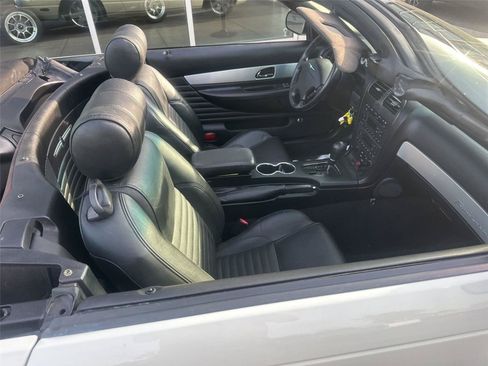 Used 2003 Ford Thunderbird RWD image 10