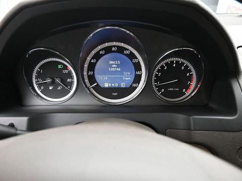 Used 2010 Mercedes-Benz C 300 Sedan image 18