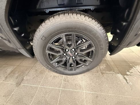 Used 2024 GMC Sierra 1500 Elevation image 38