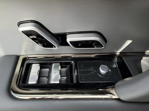 Certified 2025 Land Rover Range Rover Sport SE image 16