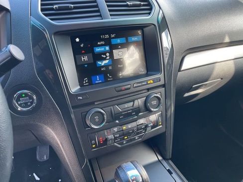 Used 2018 Ford Explorer XLT w/ Equipment Group 202A AWD/4WD image 8