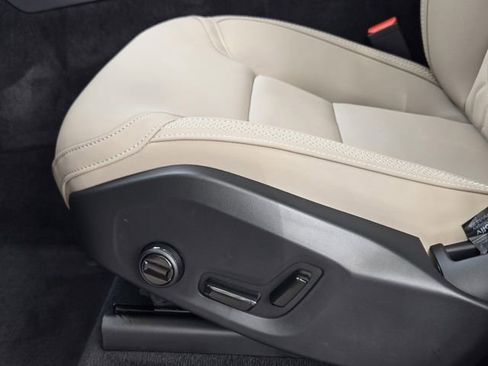 Used 2025 Volvo XC90 B5 Core image 25