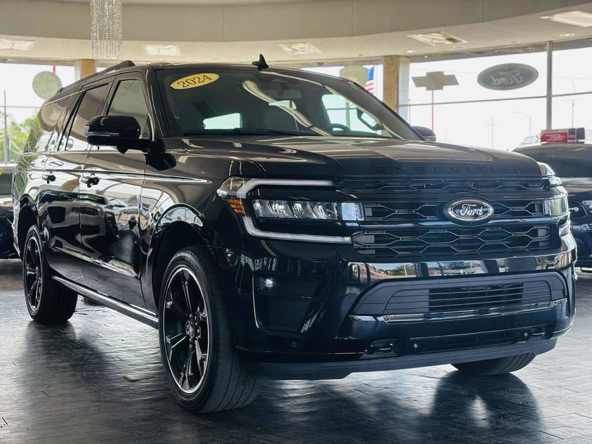 Used 2024 Ford Expedition Max Limited AWD/4WD image 4
