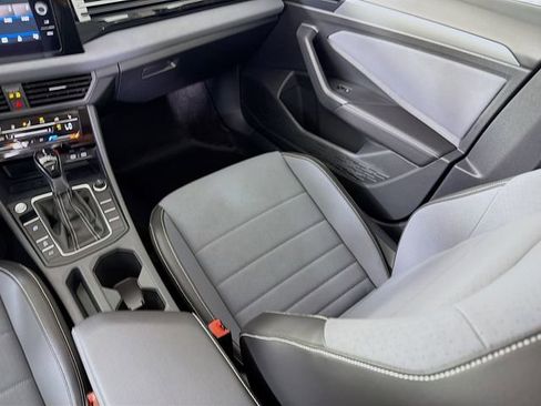 New 2026 Volkswagen Jetta SE FWD image 25