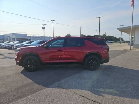 Used 2024 Chevrolet Traverse RS w/ LPO, Floor Liner Package FWD image 9