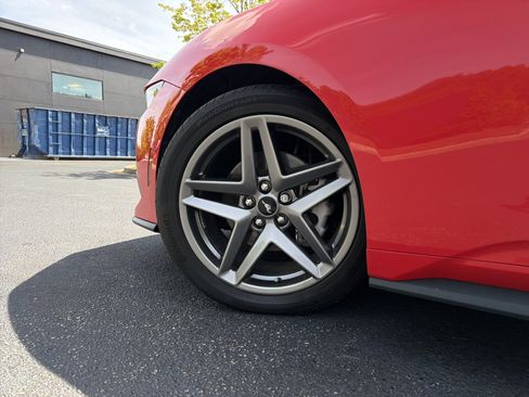 Used 2025 Ford Mustang Convertible RWD image 14