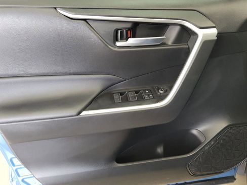 Used 2023 Toyota RAV4 AWD Hybrid image 20