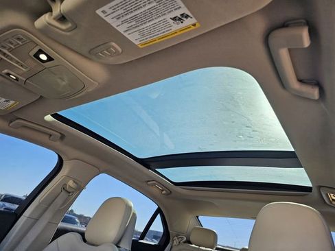 Used 2019 Lincoln Continental Reserve image 20