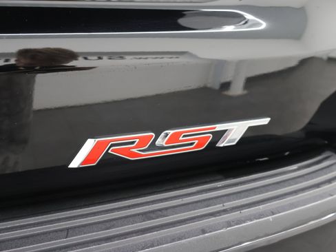 Used 2023 Chevrolet Suburban RST w/ Luxury Package AWD/4WD image 38