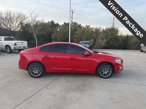 Used 2018 Volvo S60 T5 Dynamic w/ Vision Package image 4