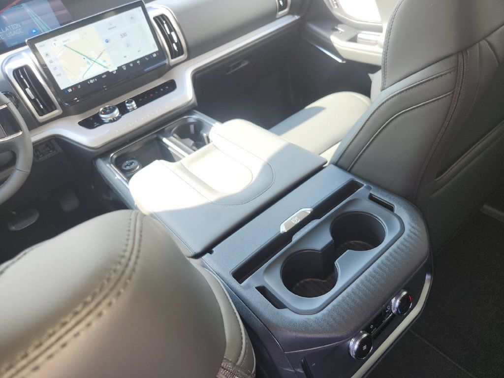 New 2027 Ford Expedition Active RWD image 25