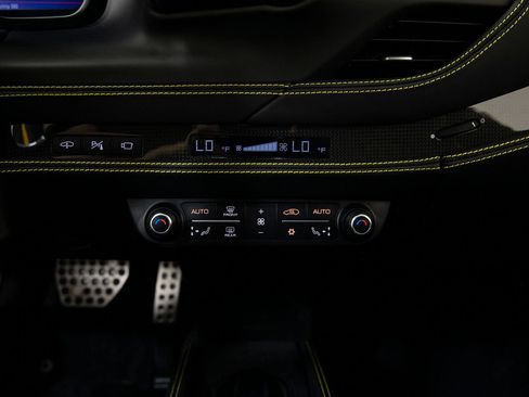 Certified 2022 Ferrari F8 Tributo RWD image 12