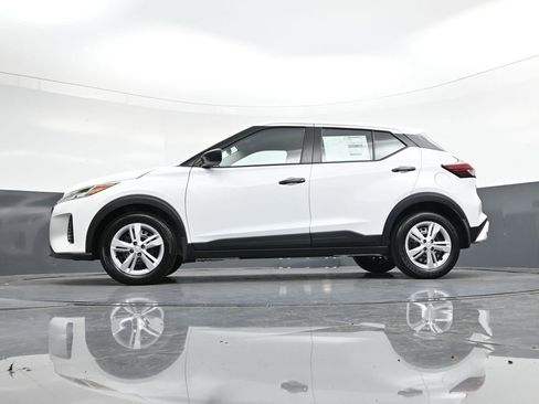 Certified 2025 Nissan Kicks Play S FWD image 36