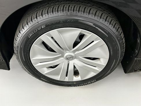 Used 2025 Nissan Leaf S FWD image 11
