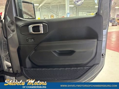 Certified 2022 Jeep Wrangler Unlimited Rubicon 4xe w/ Cold Weather Group AWD/4WD image 43