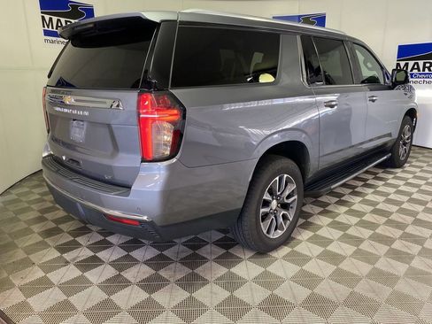 Used 2022 Chevrolet Suburban LT w/ Luxury Package AWD/4WD image 16