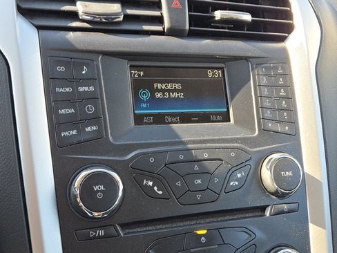 Used 2016 Ford Fusion SE FWD image 23