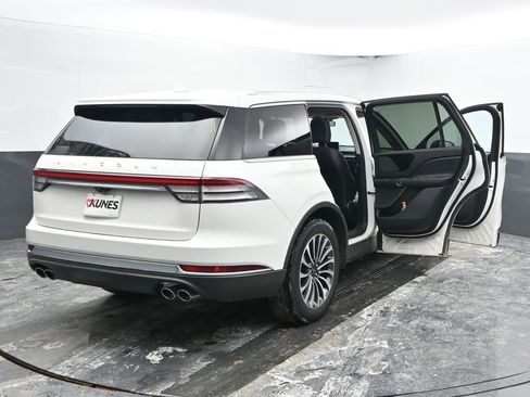 Used 2023 Lincoln Aviator AWD w/ Premium Package image 59