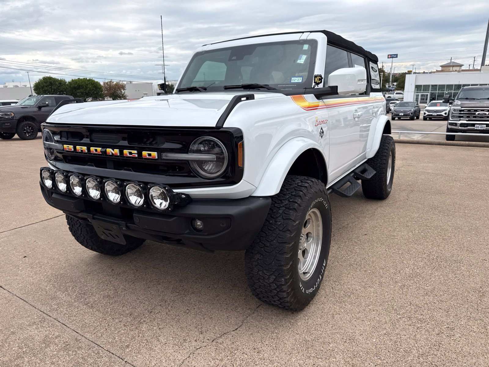 Used 2024 Ford Bronco Outer Banks AWD/4WD image 3