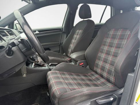 Used 2017 Volkswagen Golf S image 12