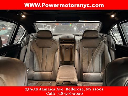 Used 2020 BMW 750i xDrive w/ Executive Package image 23