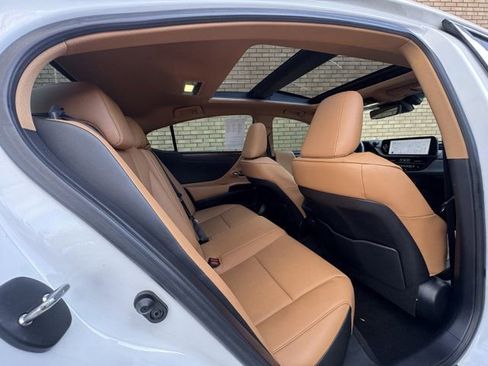 Used 2025 Lexus ES 350 w/ Accessory Package (Z2) image 15