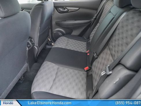 Used 2021 Nissan Rogue Sport SV AWD/4WD image 29