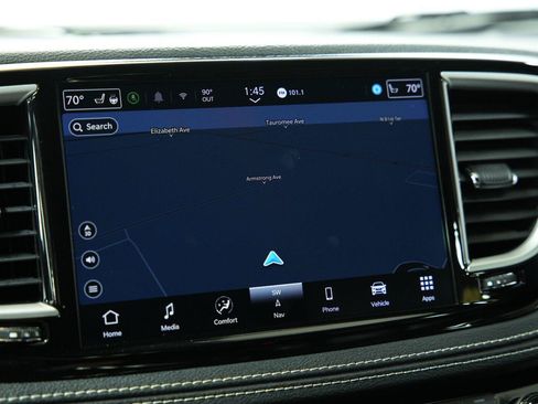 Used 2024 Chrysler Pacifica Limited FWD image 43