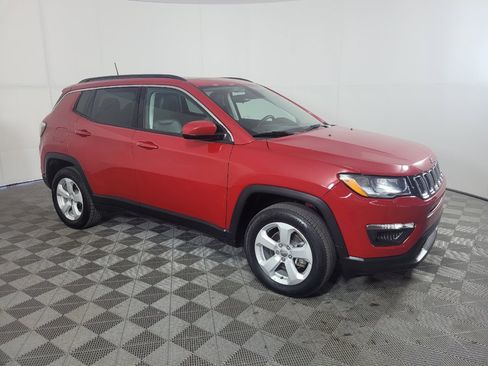 Used 2021 Jeep Compass Latitude w/ Sun and Sound Group AWD/4WD image 11