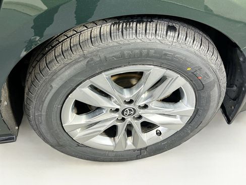 Used 2022 Toyota Sienna Limited image 34