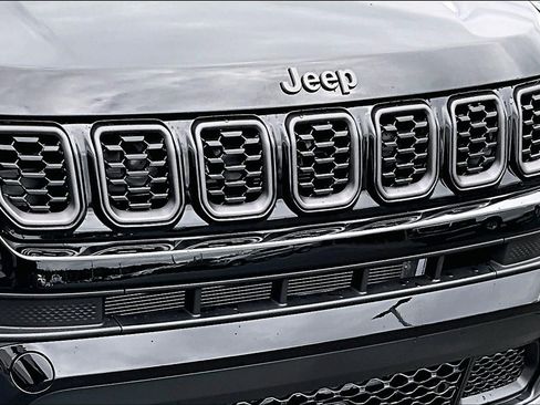 New 2026 Jeep Compass Latitude AWD/4WD image 13