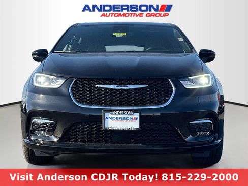 New 2026 Chrysler Pacifica Select image 16