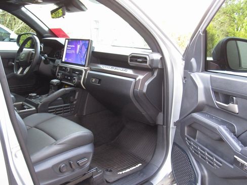 Used 2024 Toyota Tacoma TRD Sport image 18