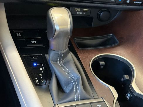 Used 2020 Lexus RX 350L Premium w/ Premium Package AWD/4WD image 25