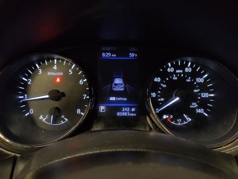 Used 2021 Nissan Rogue Sport S image 23