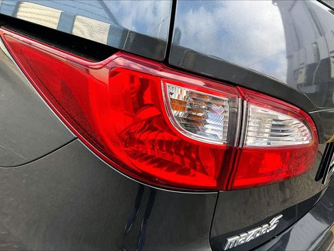 Used 2012 MAZDA MAZDA5 Sport image 27