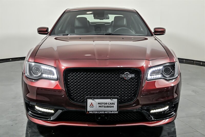 Used 2023 Chrysler 300 C RWD image 4