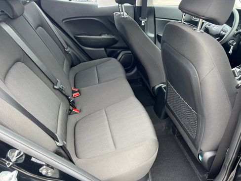 Certified 2022 Hyundai Venue SE FWD image 15