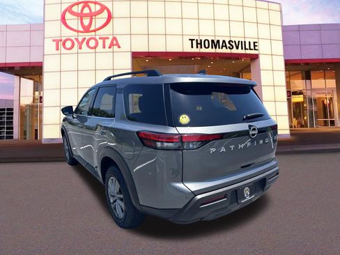 Used 2025 Nissan Pathfinder SV FWD image 7