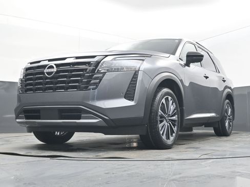 New 2026 Nissan Pathfinder Platinum FWD image 26
