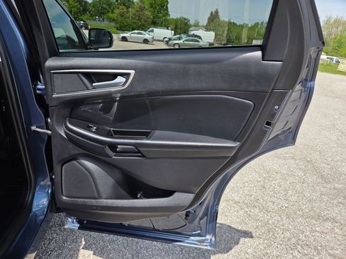 Used 2018 Ford Edge SEL w/ Equipment Group 201A AWD/4WD image 19