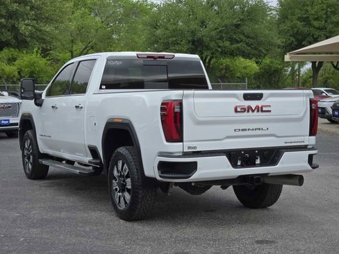 Certified 2025 GMC Sierra 2500 Denali image 5